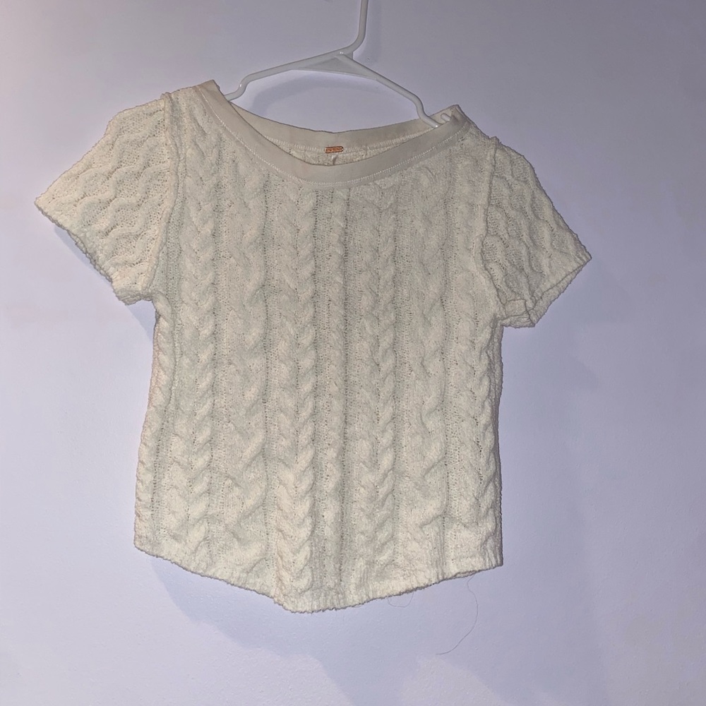 Free People creme sweater shirt sleeve top